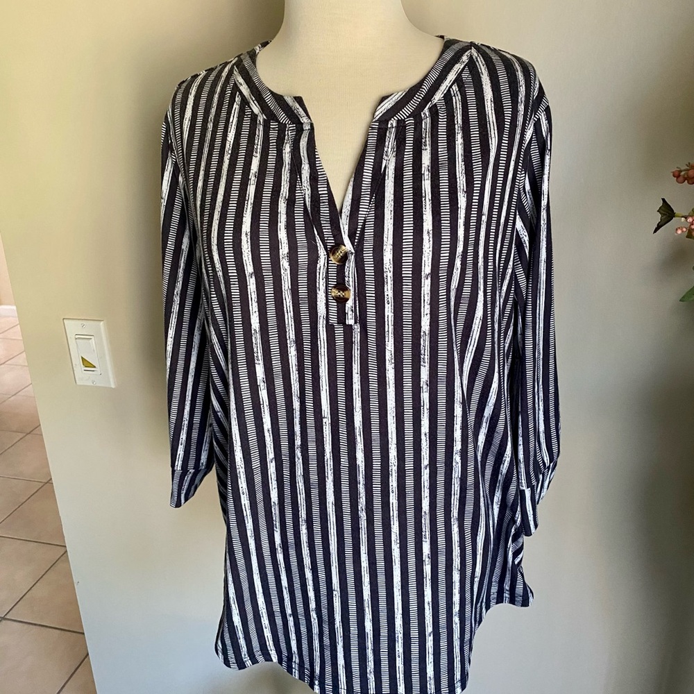 Blouse Top Long Sleeve black and white